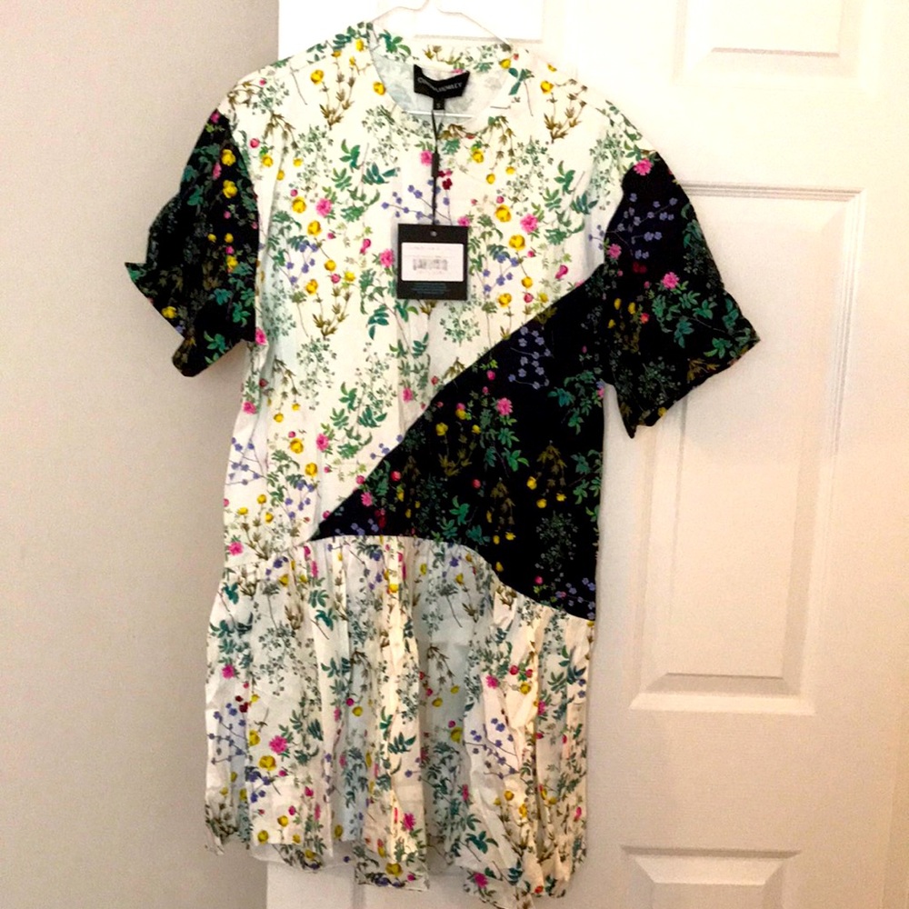 Soft jersey t-shirt with floral patchwork print. Size S. Oversized relaxed fit!
